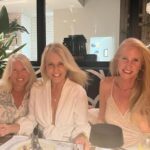 Cecilia Bolocco Instagram – Awwwww mi querid@s he estado taaaan ingrata, pero es que nos fuimos de Luna de Miel con mi amor! Y después nos vinimos a Miami! 
Estas fotos son de anoche comiendo con nuestros queridos amigos despidiéndonos de nuestro viaje! !
Mañana estaremos en Stgo y el martes volveremos a encontrarnos en un Live!!!
l@s he extrañado mucho y tengo tanto que contarles!!!Nos vemos este martes a las 8pm! 
L@s adoro! ❤️ 

@marisolpintot 
@vverdu2023 
@claudiamosso1 
@_ernestomosso
