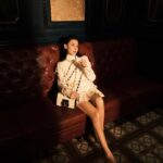 Cecilia Cheung Instagram - #张柏芝 ✘ 𝐕𝐀𝐋𝐄𝐍𝐓𝐈𝐍𝐎华伦天奴 🎇光影变幻┆🌟┆溢彩鎏金🎇 焕耀极致魅力 ⏳ 演绎至美时光 #StudSign @maisonvalentino ——👜 𝐒𝐭𝐮𝐝 𝐒𝐢𝐠𝐧手袋 👜——