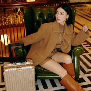 Cecilia Cheung Instagram - Fendi 超喜歡（➰·· #张柏芝 ✘ 𝗙𝗘𝗡𝗗𝗜 ··➰
𝗙𝗘𝗡𝗗𝗜 x 𝗥𝗜𝗠𝗢𝗪𝗔限定款旅行箱

 ✨光影翩跹定格魅力之姿✨
 🟤旖旎光华绽放非凡格调🟤#fendi#rimowa