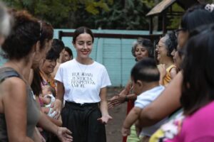 Cecilia Suárez Instagram - Celebramos el Día Internacional de la Mujer con el corazón lleno de esperanza.

En este día tan especial, defendamos los derechos de la mujer en todas partes, mientras luchamos por un mundo en el que la paz y la seguridad nos abracen a todos.

A todas las mujeres increíbles que inspiran el cambio, que alimentan la compasión y que se erigen en pilares de fortaleza: sus voces se oyen, sus historias importan y su presencia hace del mundo un lugar más brillante. Juntas, sigamos animándonos, empoderándonos y creando espacios en los que florezca la paz y reine la seguridad. Que nuestros esfuerzos colectivos allanen el camino hacia un futuro en el que todas las mujeres, independientemente de su origen o circunstancias, se sientan seguras, valoradas y libres para perseguir sus sueños.
#DíaInternacionalDeLaMujer #WithHer

📸 Santiago Mele / @santiago_mele

—-

Celebrating International Women’s Day with a heart full of  hope!

On this special day, let’s advocate for women’s rights everywhere, as we strive for a world where peace and safety embrace us all.

To all the incredible women who inspire change, who nurture compassion, and who stand as pillars of strength, your voices are heard, your stories matter, and your presence makes the world a brighter place. Together, let’s continue to uplift each other, empower one another, and create spaces where peace flourishes and safety reigns supreme. May our collective efforts pave the way for a future where every woman, regardless of background or circumstance, feels secure, valued, and free to pursue her dreams.
#InternationalWomensDay #withher 

📸 Santiago Mele / @santiago_mele