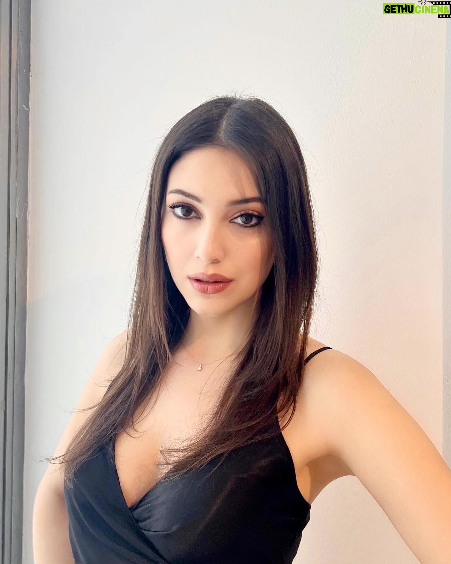 Cemre Gümeli - 66.1K Likes - İçimden gülüyorum🌝