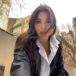 Cemre Gümeli Instagram - Telefonu kurcaladım tabi ki ben de- buyrun aşırı jetlag günlerimden bir #tb #nyc