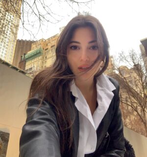 Cemre Gümeli Instagram - Telefonu kurcaladım tabi ki ben de- buyrun aşırı jetlag günlerimden bir #tb #nyc