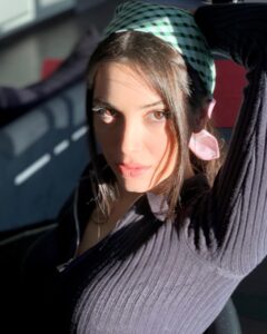 Cemre Gümeli Instagram - Karantina ve D vitamini🌞 1 mi 2 mi?🐩