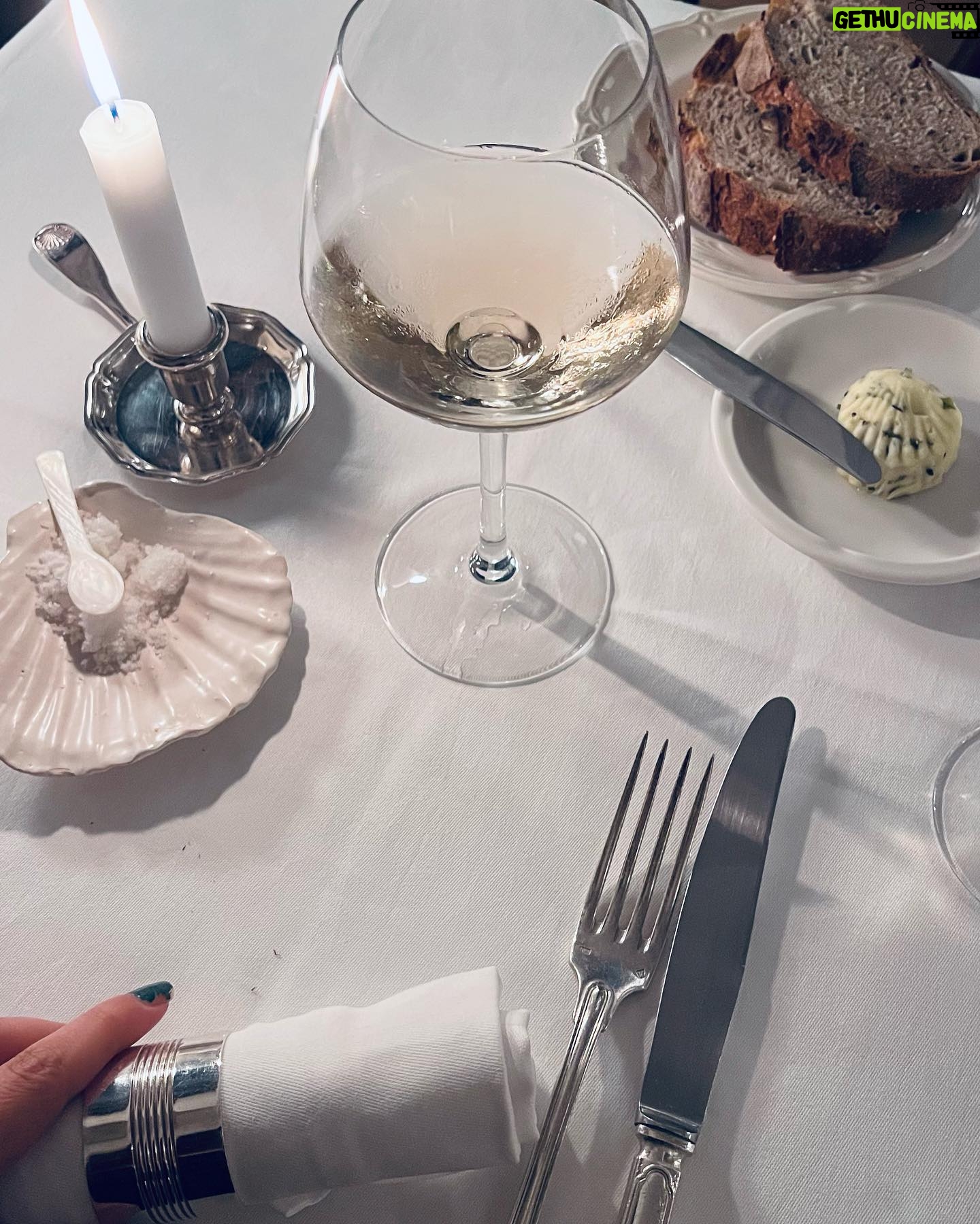 Ceren Moray Instagram - Pms mi, Paris mi buyrun softbed’e.