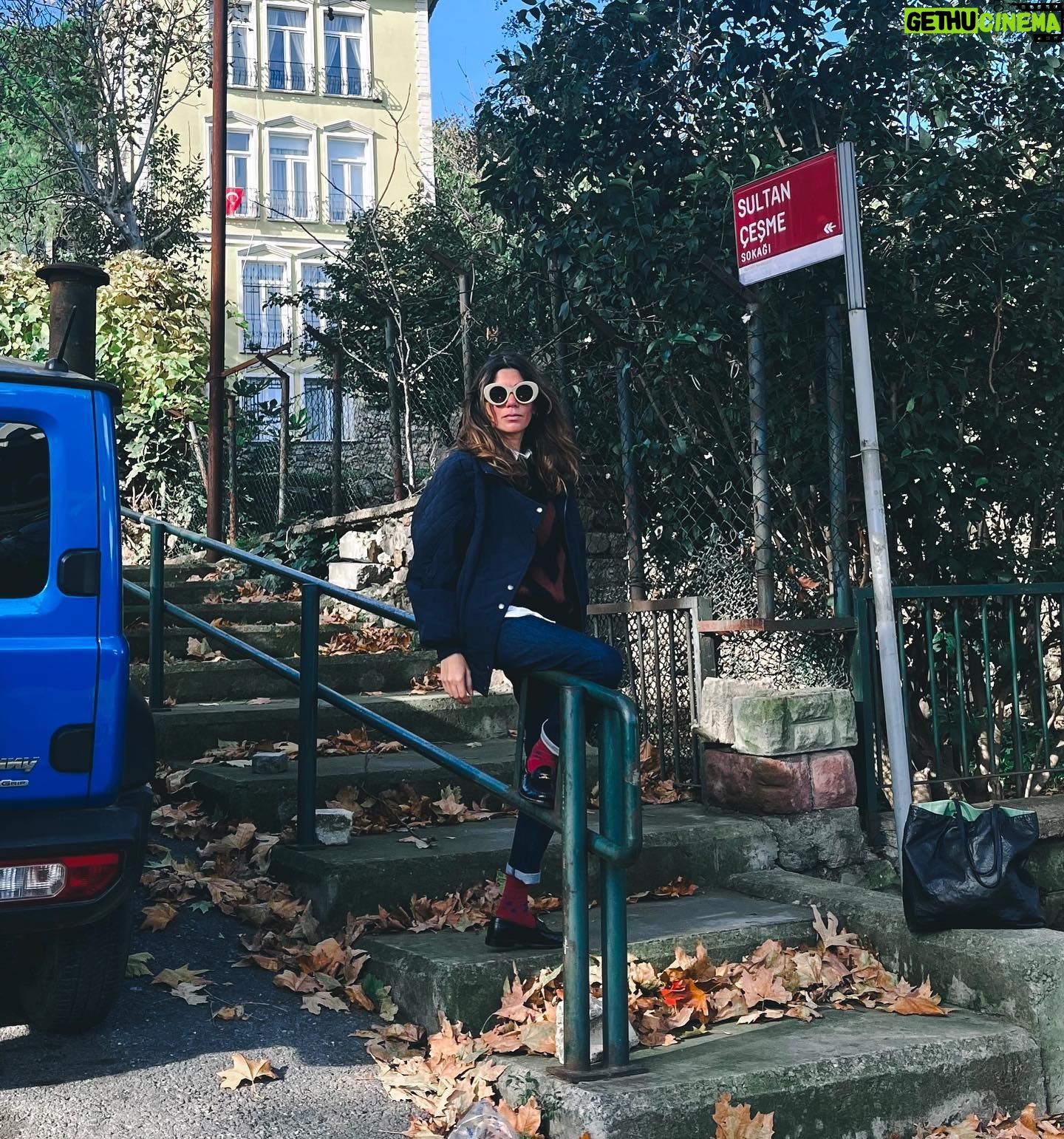 Ceren Moray Instagram - Sondaki fotoğrafın ve günler sonrası şehirde olmanın bilgisiyle dumpişkoladım. 📷 credit: @nupeldakynn