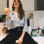 Ceren Moray Instagram – Bunu buraya basıp, kuru patlıcan dolduracağım; daha böyle neler neler ya 😬