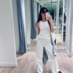 Ceren Moray Instagram - İçerden dışardan, köpekli köpeksiz dump from mirrors.