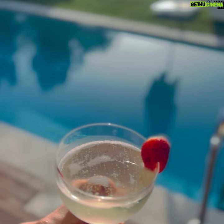 Ceren Moray Instagram - Ağustos 7 gibi şendik🤍