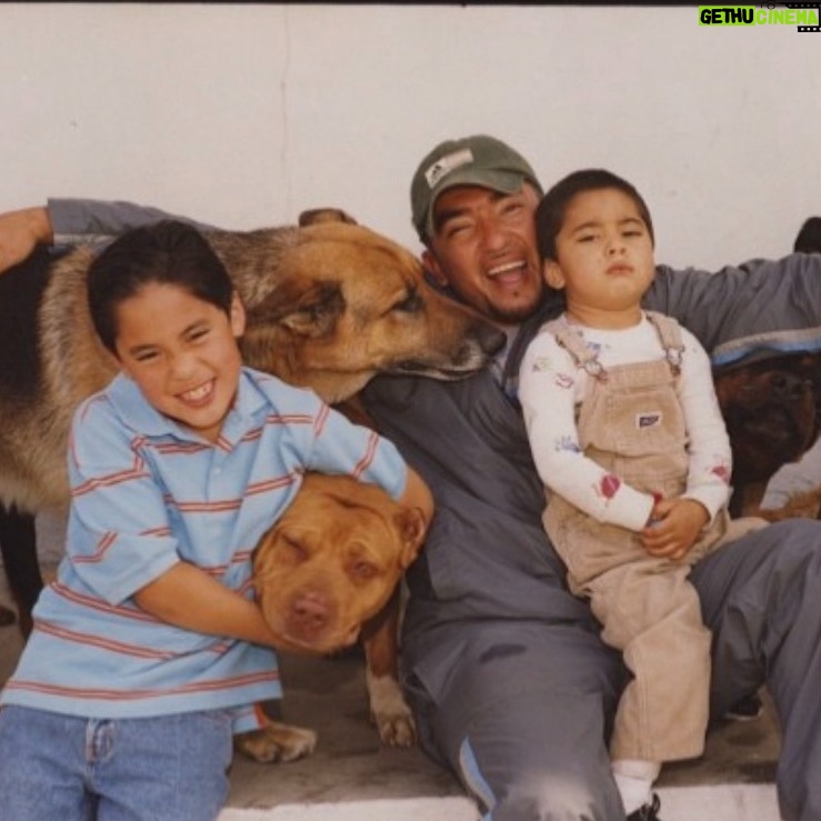 Cesar Millan - 30.9K Likes - Calvin my biggest gift I can give you is a healthy father so I can show you the way. Never forget God First, Family Second, Work third, and The World Fourth.
Loyalty Leadership Love Life.
By you doing all of this you are taking care of you. A fulfilled life is a life at service.
Happy Birthday 🎂
. . .
Calvin, el mayor regalo que puedo darte es un padre sano para poder mostrarte el camino. Nunca olvides a Dios primero, la familia segundo, el trabajo tercero y el mundo cuarto.
Lealtad Liderazgo Amor Vida.
Al hacer todo esto, te estás cuidando. Una vida plena es una vida al servicio.
Feliz cumpleaños 🎂