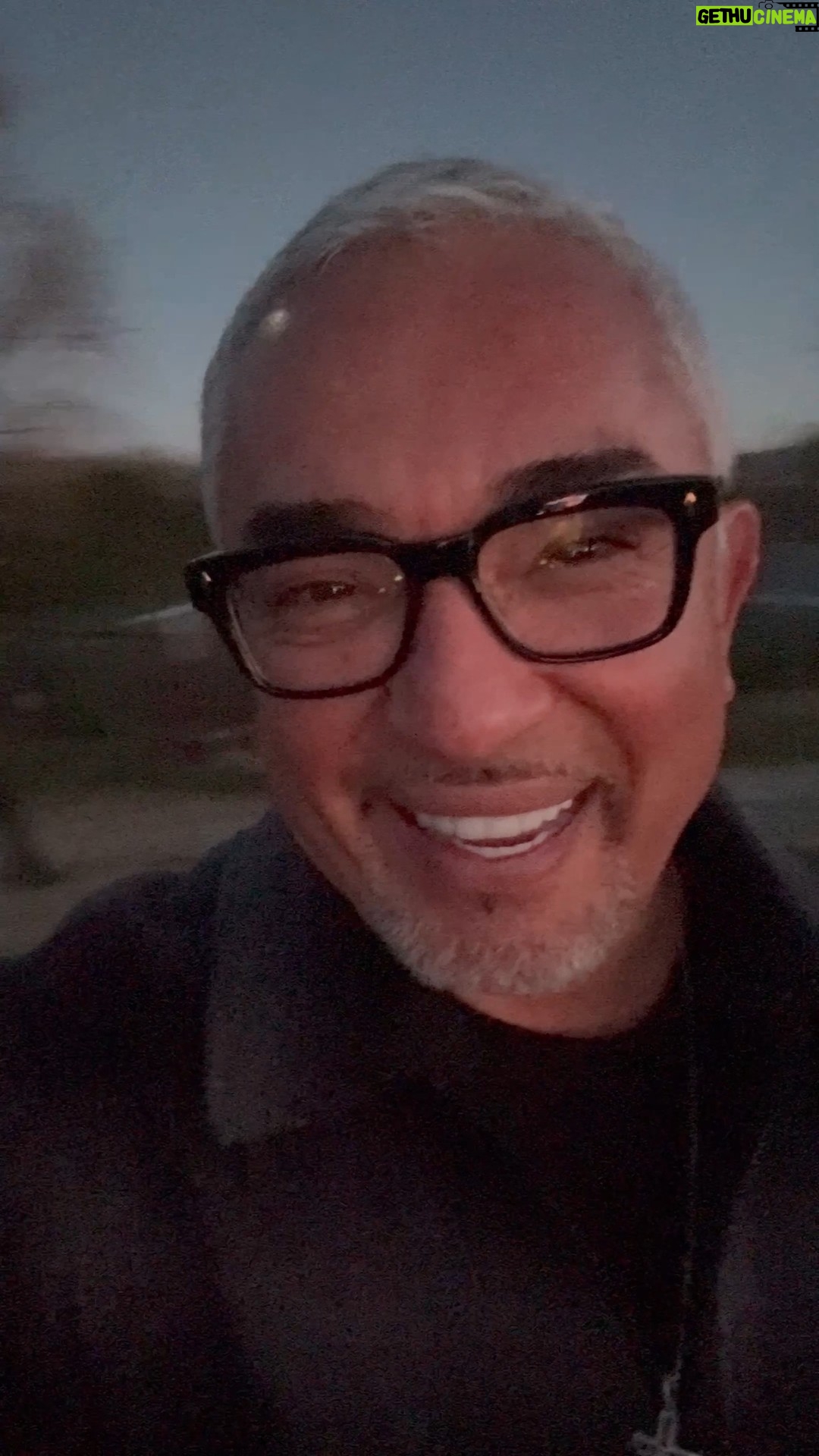Cesar Millan - 12.9K Likes - Felices fiestas!!! šš
⢠⢠ā¢
Happy holidays!!! šš
