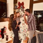 Ceyda Ateş Instagram - Seviyorum bizi ❤️ @bugratoplusoy ve Talia hanım❤️ #happynewyear