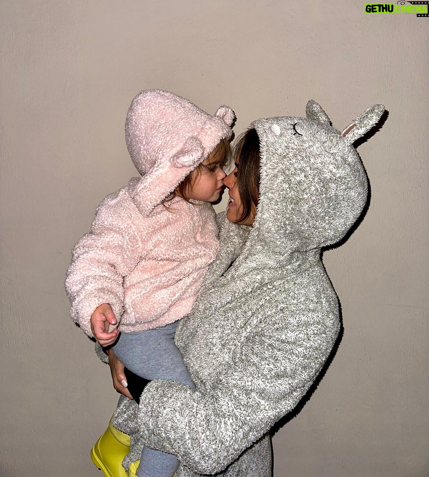 Ceyda Ateş - 30.5K Likes - Ana tavşan ve yavrusu😂🐰🐰