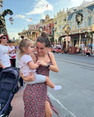 Ceyda Ateş Instagram - #magickingdom #disneyworld ❤️