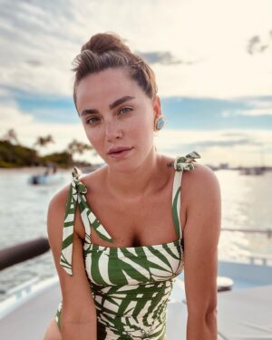 Ceyda Ateş Instagram - 🐢🍃💚
