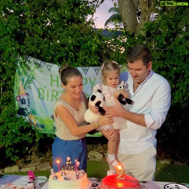 Ceyda Ateş - 79.5K Likes - Geleceğini oluşturacak her yeni günün bir önceki günden daha güzel geçsin🙏Bizim hayatımıza iyi ki geldin yer elması 🍎 Baban ve ben her daim arkanda olacağız✨ İyi ki doğdun Taçummm❤️ 24/11/2020 (yer elması 2 yaşında) #happybirthday #mydaughter @bugratoplusoy