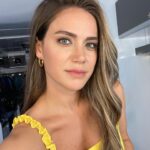 Ceyda Ateş Instagram - Tünaydınn⭐️ #set #sinemafilmi 🎥 @melekozturkofficial 🌸 Make up @makeup.sevda ✨ Hair: @kaantamazz @avciserhatt 👱🏻‍♀️