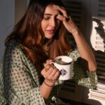 Chahatt Khanna Instagram – It shone on me .. ☀️ 
#light #lightofwisdom #zohar #sun #shine #chahattkhanna #life #mind #soul