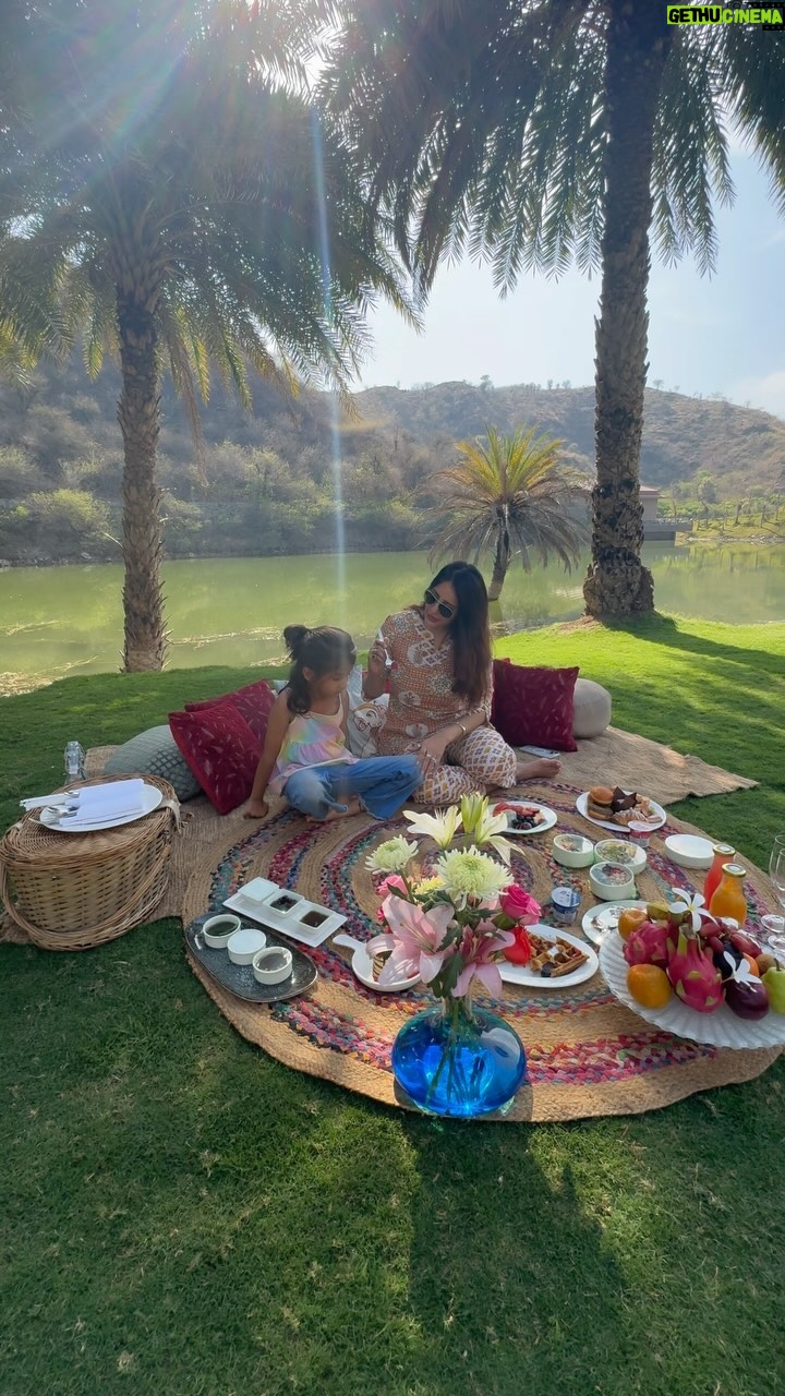 Chahatt Khanna Instagram - “Be brave and stand for what you believe in , even if you standing alone” Passing on the bravery, ethics and kindness to the next gen .. #ck #momlife #babygirl #vaccymode #daughters #missyouzoi #motherdaughter #udaipur #itc