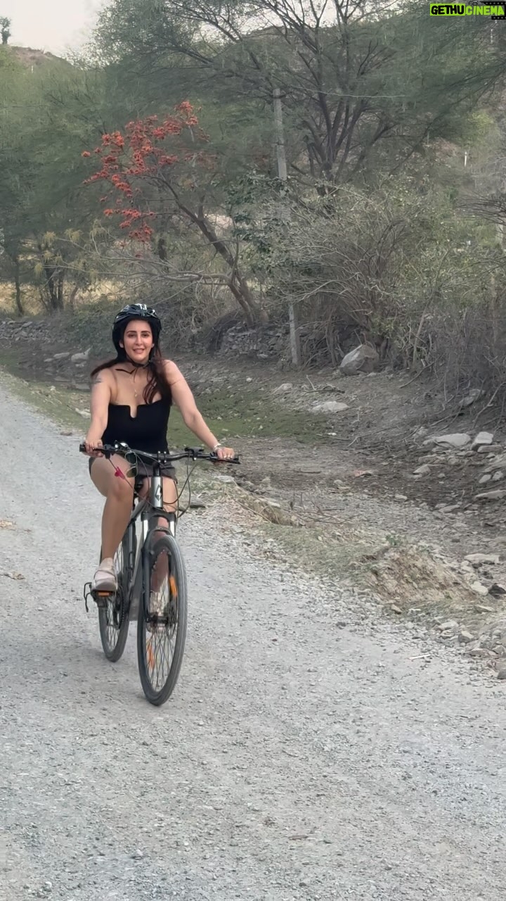 Chahatt Khanna Instagram - Weekend … #chahattkhanna #naturephotography #rajesthan #summervibes #cycling #sport #sportforlife