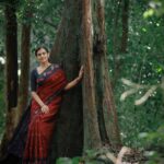 Chaithania Prakash Instagram - ✨….. Pc: @abi_fine_shooters Saree: @swayamvarasilksindia