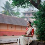 Chaithania Prakash Instagram - ✨ 📸: @abi_fine_shooters Saree: @ar_handlooms_kuthampully