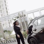 Chaithania Prakash Instagram - Ready to take on the tough challenges in all-black today. Here’s my #MakeaBlackStatement look with NEXA. Waiting to see yours! Don’t forget to tag @nexaexperience with #MakeaBlackStatement #NEXABlack #NEXABlackEdition and stand a chance to win exciting prizes. Check out the link in the bio at @nexaexperience for T&C.