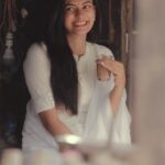 Chaithania Prakash Instagram - ☕️🤍…. DOP: @abi_fine_shooters ✨ @mandrikx ✨ #kannumkannudhan