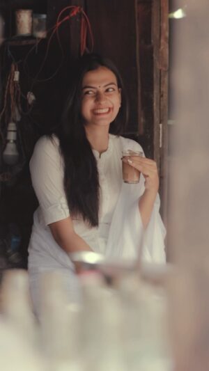 Chaithania Prakash Instagram - ☕️🤍….
DOP: @abi_fine_shooters 
✨ @mandrikx ✨

#kannumkannudhan