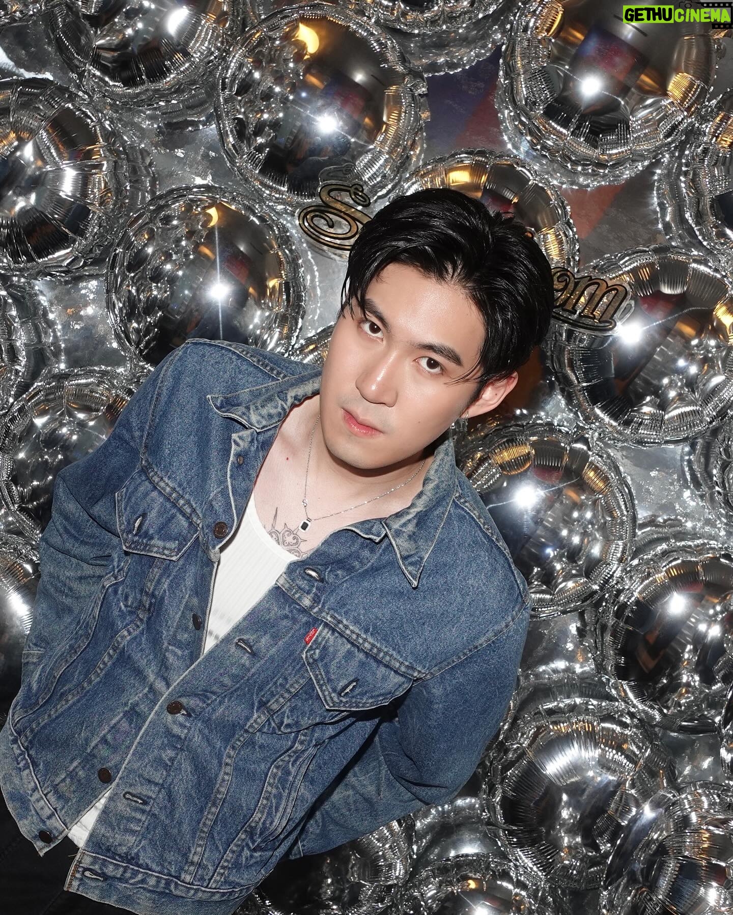 Chanagun Arpornsutinan Instagram - ลี้รักไปพักใจที่ดวงจันทร์กับงาน SangSom MOONLAB 🌕🚀 ที่สุดแห่งอีเวนต์แสงโสม บอกเลยสายอาร์ตพลาดไม่ได้ #SangSom #MOONLAB
