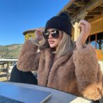 Chanel Mack Instagram - Working hard or hardly working. For some reason I felt this song was absolutely doable for this post. #🤦🏼‍♀️