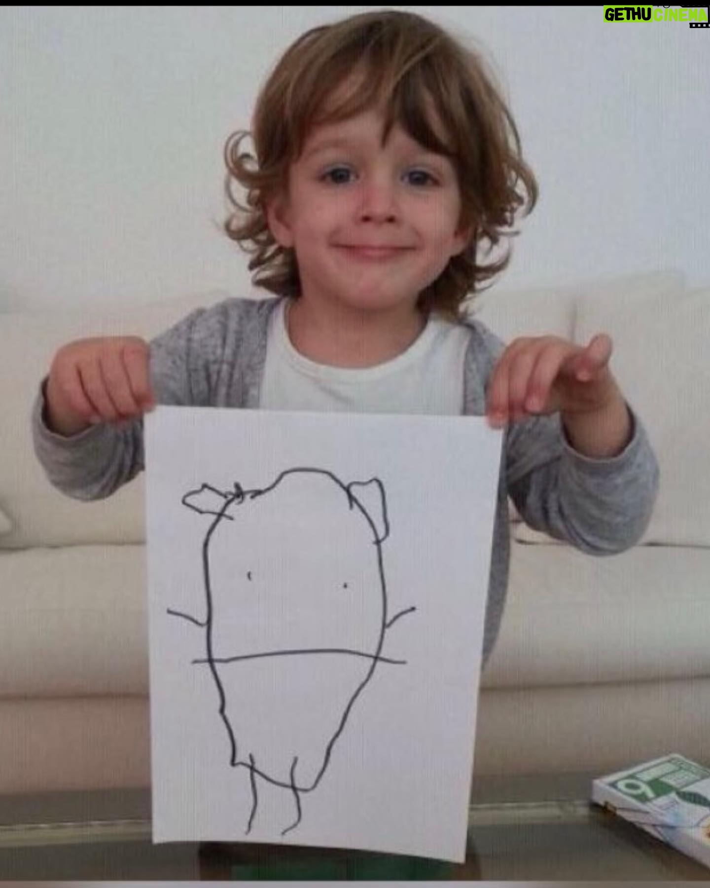 Chantal Janzen - 116.5K Likes - Deze baby is vandaag 14 jaar geworden.
Zijn hele basischooltijd zei er ieder jaar wel een docent: ‘Hadden we maar 30 James’en in de klas’. Uiteraard heb ik daar geen gehoor aan gegeven want dan had ik 30x moeten bevallen. Maar: Ik snap wel heel goed waarom ze dat zeiden. Want met deze lieve leuke grappige creatieve mooie jongen is het al 14 jaar feest.
Man wat ben ik trots dat ik zijn moeder mag zijn.
❤️JAMES 14❤️