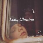 Chantal Janzen Instagram - ‘We hebben geen keus. We hebben de afgelopen 7 dagen in een kelder geleefd. We moeten nu onze kinderen redden. Mijn grootste zorg is dat zij in leven blijven. Ik ben er klaar voor om hen met mijn eigen lichaam als schild te beschermen. Maar wellicht redden ze het dan nog niet. We wachten nu reeds 6,5 uur op een trein die ons mee kan nemen. We weten niet wanneer we zullen vertrekken maar ik weet zeker dat we het redden. Als we de kans zouden hebben, om onze kinderen ergens heen te brengen waar het veilig is en er goed voor hen gezorgd zou worden zodat wij minder zorgen over hen zouden hebben, dan weet ik zeker dat meer dan de helft van de vrouwen hun kinderen daar zou laten om veilig te stellen. Om dan, zonder hen, zelf weer terug te keren naar ons thuisland om onze mannen te helpen met het verdedigen van ons land.’ -Aldus vluchtende moeders met hun kinderen. Hartverscheurend vind ik dit. Help, doneer, geef. Hoe klein je bijdrage door je eigen situatie maar kan zijn. Geef wat je kunt of wil missen. Alles helpt nu. Maandag maken we op NPO, Sbs en Rtl een live uitzending met een landelijke actie om alle gedupeerden van deze oorlog te helpen. Maar, daar hoef je niet op te wachten. Men heeft onze hulp nodig. Nu. Er zijn gelukkig al heel veel organisaties waaraan we kunnen doneren of iets kunnen bijdragen. Onder andere @stvluchteling en giro 555 zijn zulke hulporganisaties. #linkinbio