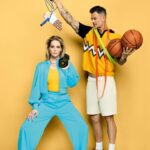 Chantal Janzen Instagram – ARIE & ME IN &C

‘Een fokking fít -special?’ Dat was mijn eerste reactie toen de redactie voorstelde om een fit-special te maken. Ik hou namelijk niet van sporten. Haat is een groot woord, maar ‘t komt erg dicht in de buurt. Ik vind er gewoon geen reet aan. Maar, ik doe het. Omdat het moet en omdat het erna, en soms pas op den duur, goed voelt. Ik train niet als ‘n gek, niet paar keer in de week, niet alsof ik ‘n gouden medaille moet halen. Fitless. Zo kan je mijn sportroutine het beste noemen. Mijn dansersleven was al van kinds af aan op de academie en daarna in theater, fysiek erg zwaar, maar hierdoor heb ik wel een lijf dat snel teruggaat in een voor mij acceptabele vorm. In mijn ogen dus hè, want je lijf is iets dat nooit oké lijkt te zijn. Adele die commentaar kreeg omdat ze flink is afgevallen en ‘Adele nu niet meer Adele is’, Anna Nooshin die na haar bevalling al snel een slank lijf had was ook niet ok volgens sommigen terwijl dat gewoon haar bouw is, soms lijkt niks goed genoeg. Terwijl, Anna is Anna, Vivian is Vivian, ik ben ik en jij bent jij. Miljuschka is prachtig in een lingerieset, Wendy is net zo mooi. Want: Zoveel mensen, zoveel lijven, zoveel smaken. Stop met vergelijken. Stop met spiegelen. Doe wat werkt voor jou. ‘N goed lijf ziet er in ieders ogen anders uit. Je hoeft je afgunst niet te etaleren onder een foto van mensen die hun lijf laten zien in lingerie of over sporten posten. Krijg er inspiratie en motivatie van. Zoek de beweging op die voor jou werkt. Of dat nou op dat Dag 1 of dag 682 is. Laat ze lekker joh. Een personal trainer is nl niet voor iedereen weggelegd en qua tijd is het ook vaak lastig. Dus bij deze een special met en voor alle lijven, en die je handleidingen geeft om in beweging te blijven èn fokking makkelijke gezonde recepten. En ja, jij kunt ook fitter worden. Als je wil. Echt. Lees het interview met leuke @arieboomsmainstagram maar. 
Dus: Go for it! Whatever ‘it’ in jouw ogen is. 
‘N gezonde leefstijl krijgen. Laten we daar eens mee beginnen. En laat ‘fit’ de kers op de taart -die je volgens Arie gewoon moet eten- zijn❤️

Fokking Makkelijk Fit-special. Nu in de winkel of online te bestellen via stories & link in bio.