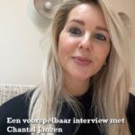 Chantal Janzen Instagram - Deze week een voorspelbaar interview met Chantal Janzen en Tina de Bruin. Is Chantal opgegroeid? Heeft zij eigenschappen? En wat wil ze eigenlijk promoten om mee te doen aan dit interview? Beluister het interview in De De Speld Podcast. #despeld #dedespeldpodcast #chantaljanzen #tinadebruin