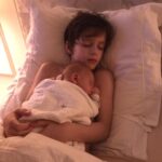 Chantal Janzen Instagram – Deze baby is vandaag 14 jaar geworden.
Zijn hele basischooltijd zei er ieder jaar wel een docent: ‘Hadden we maar 30 James’en in de klas’. Uiteraard heb ik daar geen gehoor aan gegeven want dan had ik 30x moeten bevallen. Maar: Ik snap wel heel goed waarom ze dat zeiden. Want met deze lieve leuke grappige creatieve mooie jongen is het al 14 jaar feest. 
Man wat ben ik trots dat ik zijn moeder mag zijn. 
❤️JAMES 14❤️