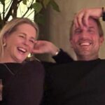 Chantal Janzen Instagram - Dit is onze knapste foto van 2024 tot nu toe. Wat niet moeilijk was want ‘t was hier pas 01.24u. Ik hoop dat we er nog overheen komen, maar pfoeh dat gaat moeilijk zijn hoor, want wat een meesterwerk dit, Femke. Dat jullie jaar maar net zo vet mag zijn als onze lach hier. En als onze kinnen. Een heel gelukkig mooi gezond en liefdevol 2024 lieve allemaal!!!❤️ Zin in dit jaar vol mooi nieuws..!! 🤫🙏🏻✨ En voor de plant achter ons, zie ik nu, ook een heel mooi nieuw jaar gewenst. En vooral sterkte. Eh, iedereen heeft toch wel eens een plant in huis die ‘t niet goed doet?? Zeg ja 📷 @femkedeveer