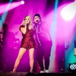Chantal Janzen Instagram - ….maar aan de foto’s te zien was het toch ècht zo. En het was: FANTASTISCH Niet genoeg woorden voor om jullie te bedanken, maar wil het wel heel graag, dus komt ie: de ongelofelijk goeie top artiesten: jullie zijn geweldig, iedereen van productie, Ziggo Dome, &C media, de top crew, alle medewerkers, de band met stuk voor stuk top muzikanten olv bandleider Bas, de heerlijke backing-vocals, kleding, visagie, de fierce dansers van Natasja die ik vanaf nu overal mee naartoe wil nemen, ook als ik gewoon de albert heijn binnenkom, en last but not least: HET PUBLIEK! JULLIE! Twee keer 15.000 mensen in pyjama’s en onesies: jullie zijn helemaal knettah. Maar vooral TE GEK ❤️ En één van de tofste dingen die ik mocht zeggen gisteravond was: TOT VOLGEND JAAR!!! @chantalspyjamaparty.nl @ziggodome @andcgram 2022 &C media 📸: @nathanreinds
