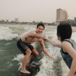 Chanya McClory Instagram – First time wake surfffff 🏄🏻💨 Happy Songkarn everyone 💦 ร้อนมากอยากเปียก ไปเล่นกัน @bangkokwakesurf สนุกสุดสุด ขอบคุณครูเฟย รูปห้าครูกลัวบอร์ดชนเรือ เลยจับบอร์ดละปล่อยกู เพื่อนเวร55