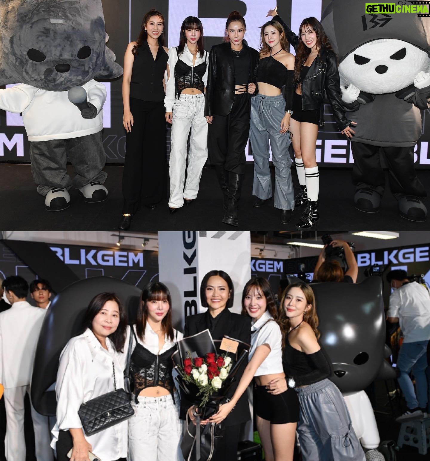 Charada Imraporn Instagram - เด็กน้อยวันนั้นเจอกับครูครั้งแรกกลับบ้านไปเล่าให้ทุกคนฟังว่าอยากเก่งและสวยเหมือนครู🤣และทุกวันนี้ก็ยังทึ่งทุกครั้งที่เจอครูเสมอ🫶🏼 ครูเจไม่เคยหยุดสร้างแรงบันดาลใจและพลังให้กับทุกคนรอบข้างเลย🤍 วันนี้ยินดีกับบทบาทใหม่ของครูมากๆนะคะ รอติดตามและเป็นกำลังใจเสมอค่ะ🥰🫶🏼 @jda_apissara @blkgem.official