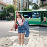 Charada Imraporn Instagram - ฝนตกลืมเสื้อไว้ร้านขายรองเท้าบูธตังไม่พอยืมใครยืมมุก🥹