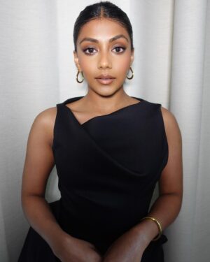 Charithra Chandran Instagram - All dressed up ✨
.
.
.
.
Styling: @hollyevawhite wearing @monicavinader jewellery and H&M x Mugler dress 
Makeup: @sofiamariamua using @charlottetilbury