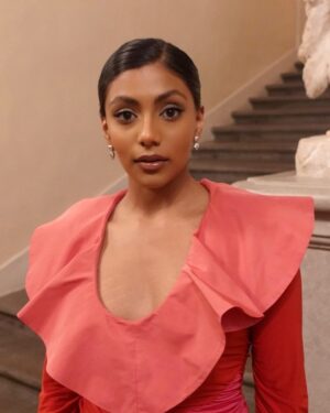 Charithra Chandran Instagram - La Dolce Vita with @britishvogue and @luisaviaroma ✨

📸 @moeez for #1 and #3
📸 @marco.bahler for #2 and #4 
Styling: @hollyevawhite in @ahluwalia 
Makeup: @luizaleviev