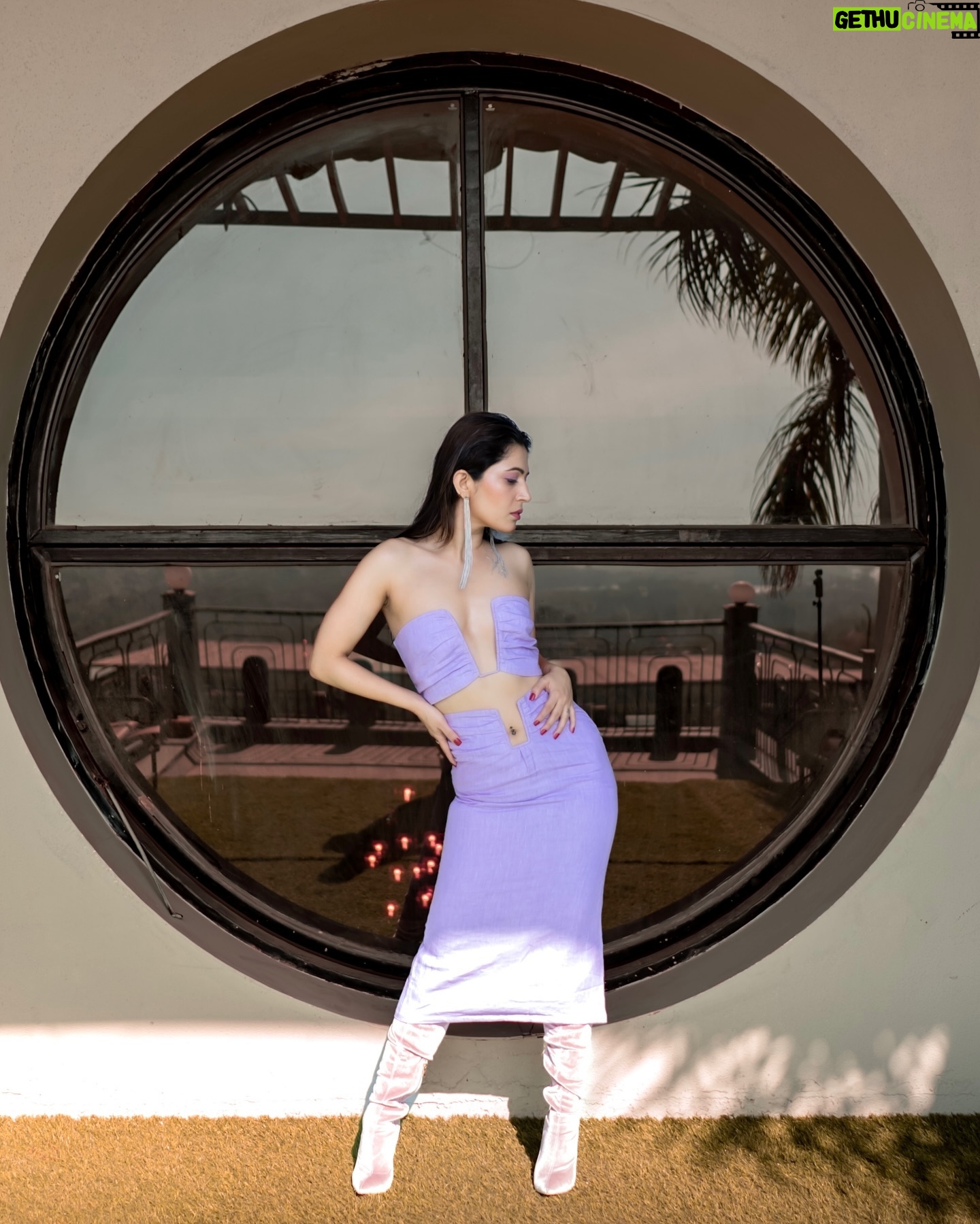 Charlie Chauhan - 3 Likes - Shot by @areesz
Makeup by @blush_on_by_shrutishah
Hair @lavish_beauties_by_lavanya
Styled by @priyanshi2102
Outfit @label_wildchild
Jewel @rejuvenatejewels
Boots @london_rag
Location @bookrecce_locations @stardomcelebritymanagement