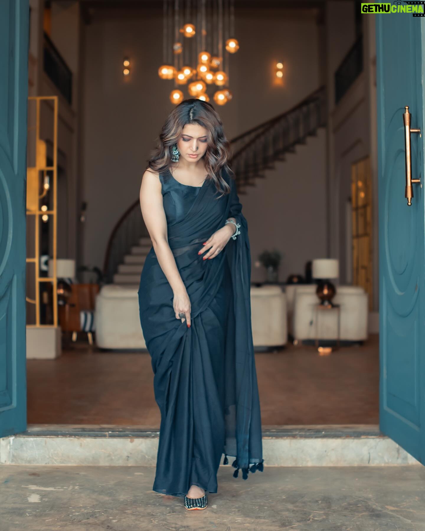 Charlie Chauhan - 3 Likes - Shot by @areesz
Makeup @blush_on_by_shrutishah
Hair @lavish_beauties_by_lavanya
Styled by @priyanshi2102
Earings @the_jewel_gallery
Ring, Bracelet, Nosepin @rejuvenatejewels
Footwear @themissdesignercollection
Wearing @tamairafashion
Location @bookrecce_locations @stardomcelebritymanagement