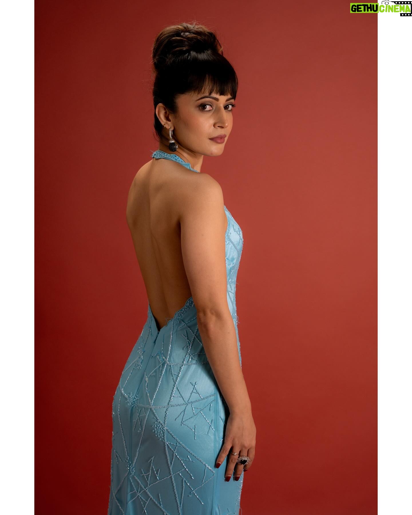 Charlie Chauhan - 3 Likes - Shot by @manuj_kathuria
MUA @blush_on_by_shrutishah @lavish_beauties_by_lavanya
Wearing @kavita_sonchatra
Studio @soil.studio_
Accessories @the_jewel_gallery @priyanshi2102