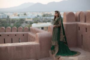 Charlie Chauhan Instagram - Sultanate of Oman 

Idea & Photography @layal.photography
Videography & montage @bin_mubark_

MUA @iman_albalushi 
Hair stylist @nada_hair_style 

Bridal dresses & accessories 
@hudataha 

Shoes @chicshoes_oman 
Henna tattoo @7enna_shim 

Flowers & bouquets 
@soogah1 
@rivan_om