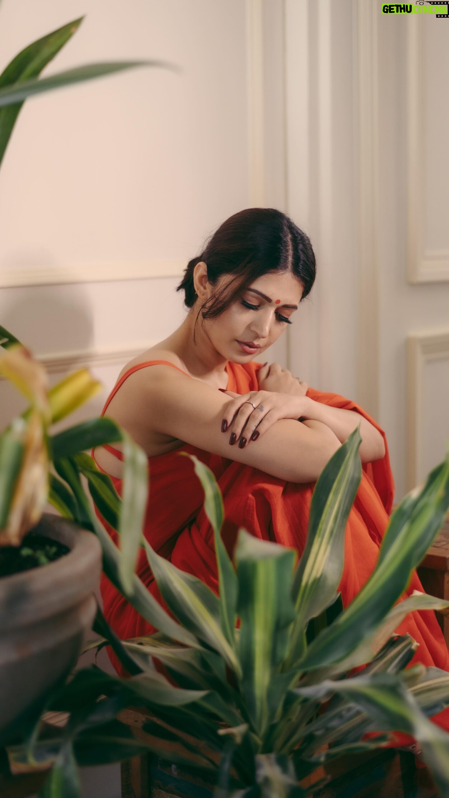 Charlie Chauhan - 3 Likes - kash zindagi kavita si hoti
or insaan shabdo sa
jo kavita mai baith nahi raha
usey badal dete 🍁Heer🍁