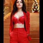 Charlie Chauhan Instagram - Shot by @advait_vaidya Edited by @faizahmedphotography MUA @divvsskhanna Wearing @myclo.in Location @grandhyattmumbai