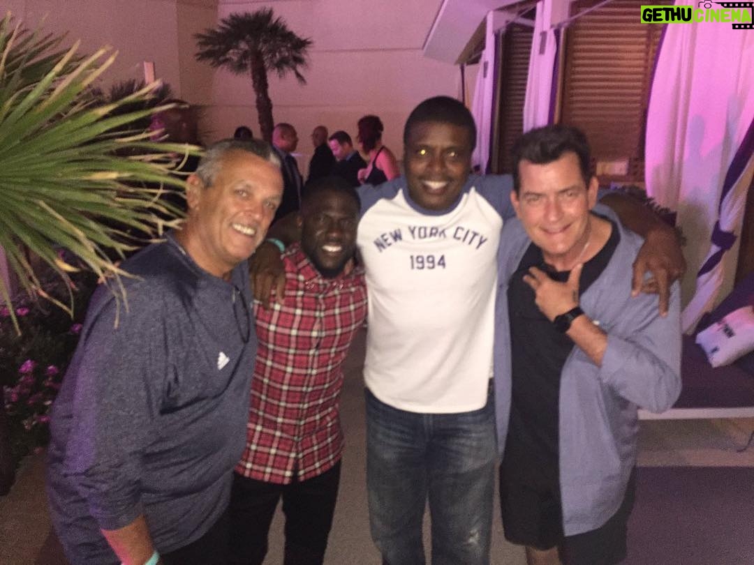 Charlie Sheen Instagram - dear @kevinhart4real ur easily 1 of the nicest, most gracious, affable, humble and brilliant talents ever!